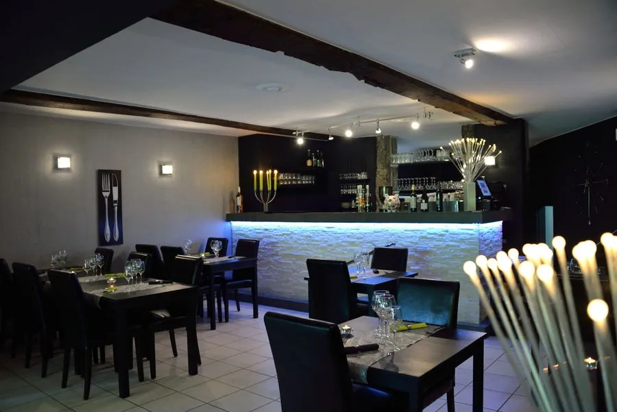 Vue d’ensemble de la salle du restaurant